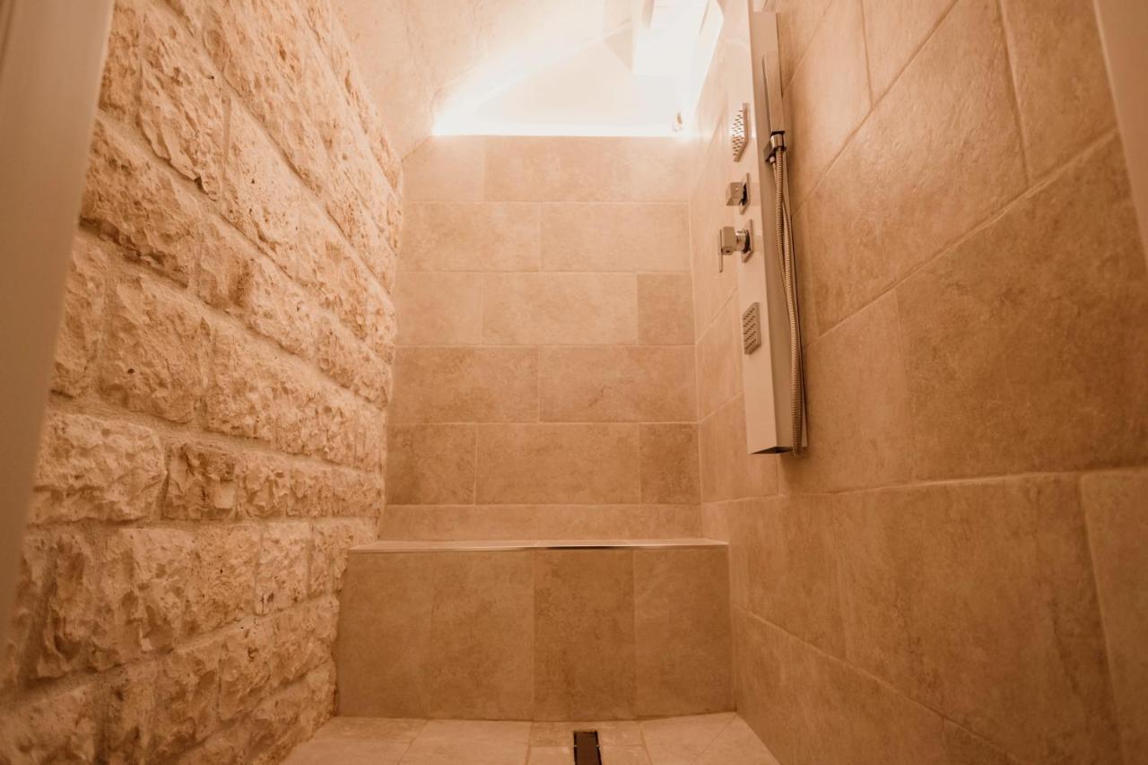 A Stare - Stone Apartment In The Historic Center - モルフェッタ エクステリア 写真